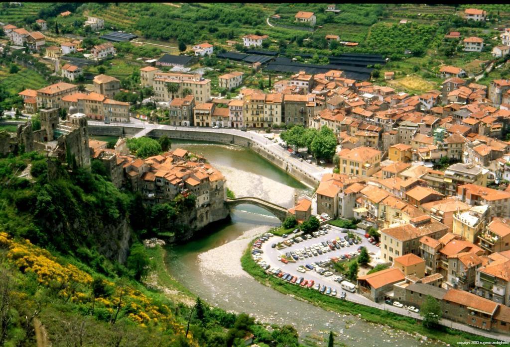B&B Il Libro Verde Dolceacqua Kültér fotó